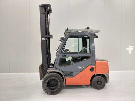 Dízel targoncák 2016  Toyota 52-8FDF30 (2)