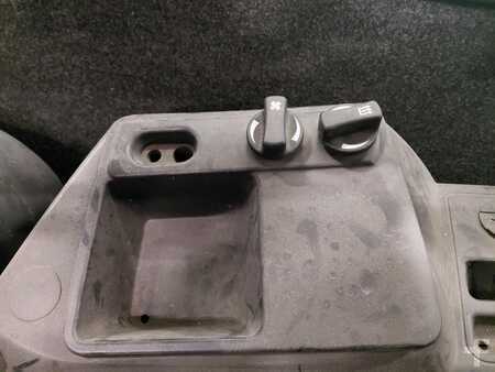 Gázüzemű targoncák 2015  Still RX 70-18T (11)