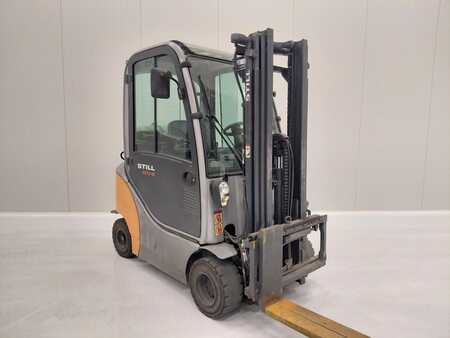 Gázüzemű targoncák 2015  Still RX 70-18T (2)