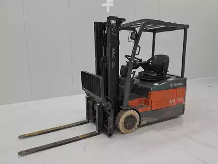 Chariots électriques à 4 roues 2009  Toyota 7FBEF15 (1)