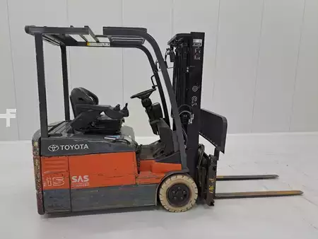 Chariots électriques à 4 roues 2009  Toyota 7FBEF15 (3)