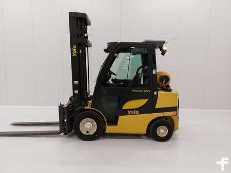 Gázüzemű targoncák 2018  Yale GLP30VX (1)