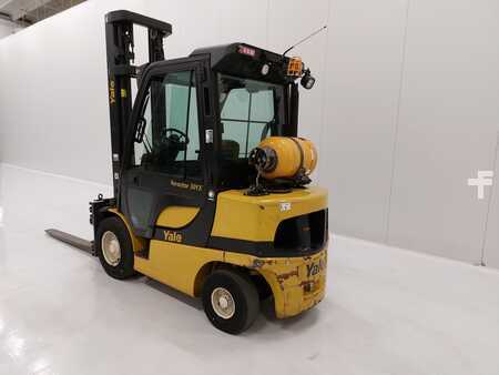 Gázüzemű targoncák 2018  Yale GLP30VX (2)