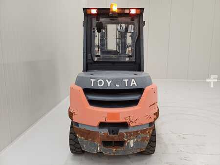 Dieselstapler 2016  Toyota 40-8FD45N (5)