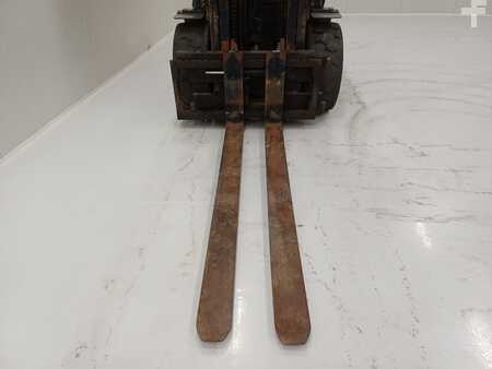 Dieselstapler 2016  Toyota 40-8FD45N (6)