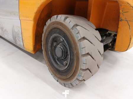 Chariots électriques à 4 roues 2015  Still RX 20-20P (8)