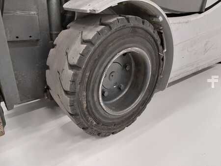 Chariots électriques à 4 roues 2018  Still RX 20-20P (11)