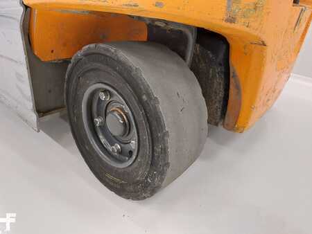 Chariots électriques à 4 roues 2018  Still RX 20-20P (12)