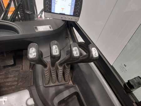 Chariots électriques à 4 roues 2018  Still RX 20-20P (7)