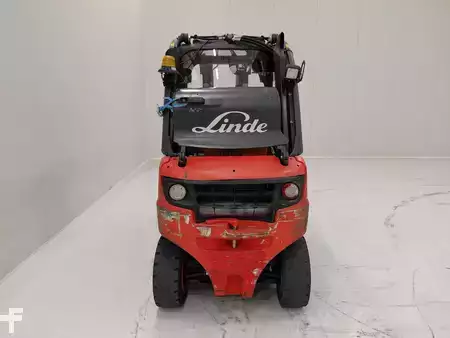 Nestekaasutrukki 2014  Linde H25T-02 (6)