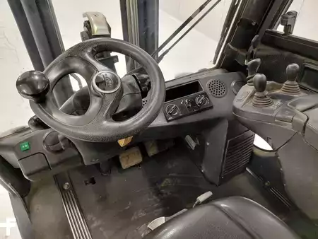 Nestekaasutrukki 2014  Linde H25T-02 (9)