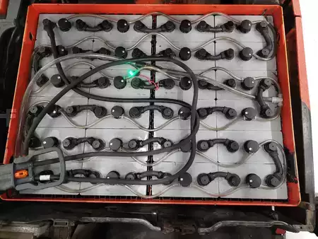 Chariots électriques à 4 roues 2018  Linde E16-02 (12)