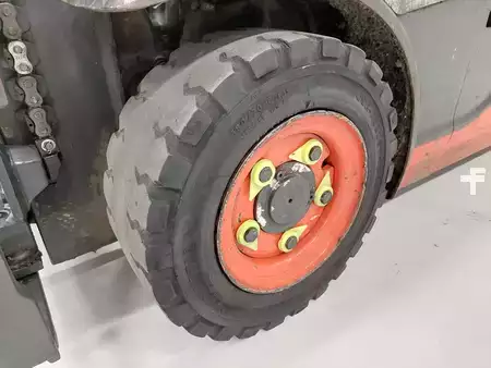 Chariots électriques à 4 roues 2018  Linde E16-02 (14)