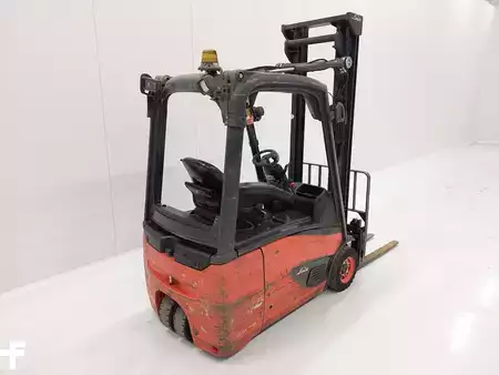 Chariots électriques à 4 roues 2018  Linde E16-02 (5)