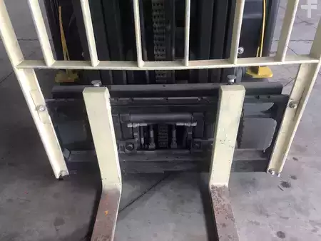 Elektromos 4 kerekű 2011  Yale ERP16VT (12)