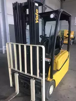 Elektromos 4 kerekű 2011  Yale ERP16VT (4)