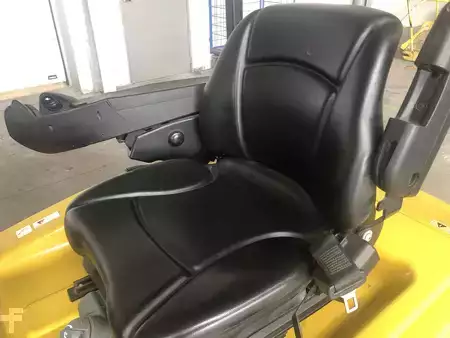 Elektromos 4 kerekű 2011  Yale ERP16VT (5)