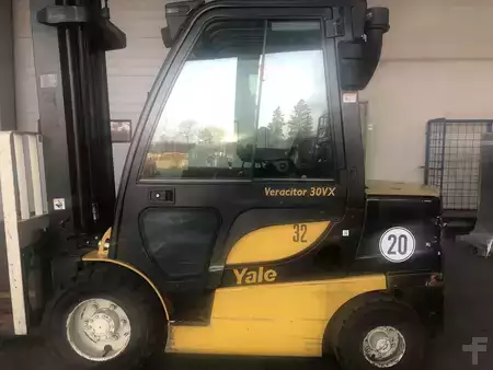 Dieselový VZV 2015  Yale GDP30VX (1)