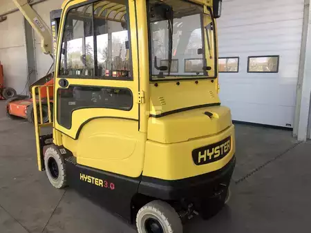 Elektromos 4 kerekű 2022  Hyster J3.0XN (3)