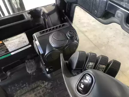 Dieselový VZV 2011  Yale GDP25VX (6)