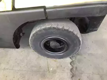 Chariots élévateurs diesel 2015  Hyster H3.5FT (11)