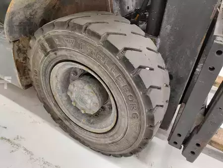 Chariots élévateurs diesel 2012  TCM FHD15T3 (14)