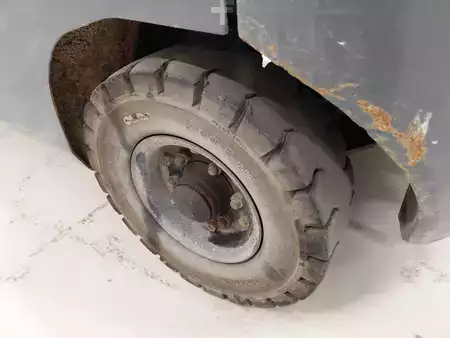 Chariots élévateurs diesel 2012  TCM FHD15T3 (16)