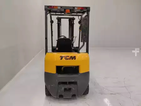 Chariots élévateurs diesel 2012  TCM FHD15T3 (5)