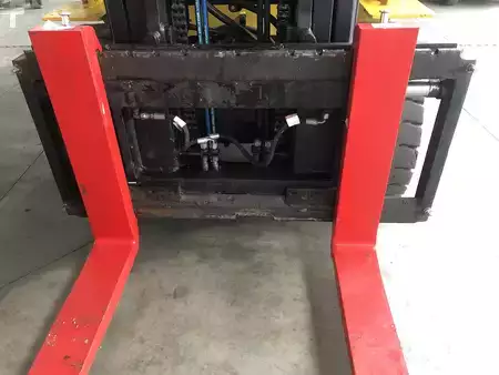 Dieselstapler 2013  Yale GDP50VX (11)