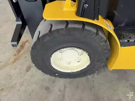 Carrelli elettrici 4 ruote 2020  Yale ERP25VL (10)