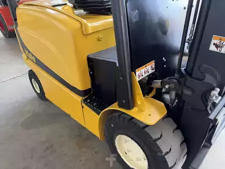 Carrelli elettrici 4 ruote 2020  Yale ERP25VL (13)
