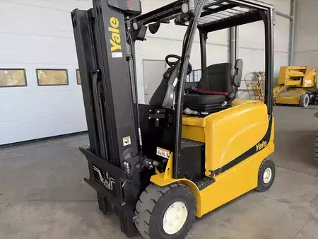 Carrelli elettrici 4 ruote 2020  Yale ERP25VL (2)