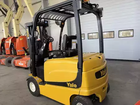 Carrelli elettrici 4 ruote 2020  Yale ERP25VL (3)
