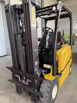 Carrelli elettrici 4 ruote 2020  Yale ERP25VL (4)