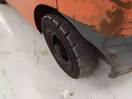 Gas truck 2017  Toyota 06-8FG18F (12)