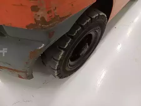 Gas truck 2017  Toyota 06-8FG18F (13)