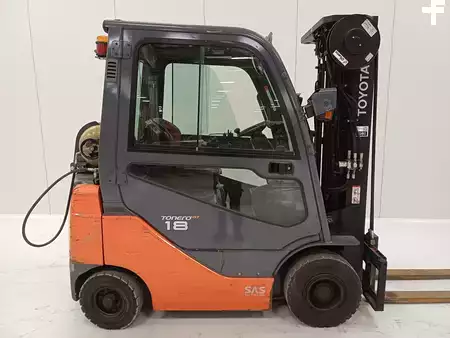 Gas truck 2017  Toyota 06-8FG18F (3)