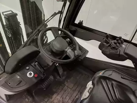 Gas truck 2017  Toyota 06-8FG18F (7)