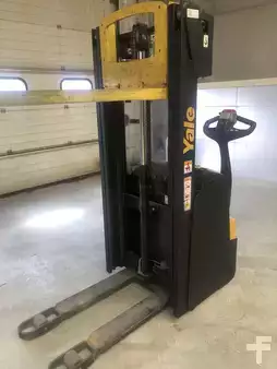 Ruční vysokozdvižný vozík 2023  Yale MS12 (2)