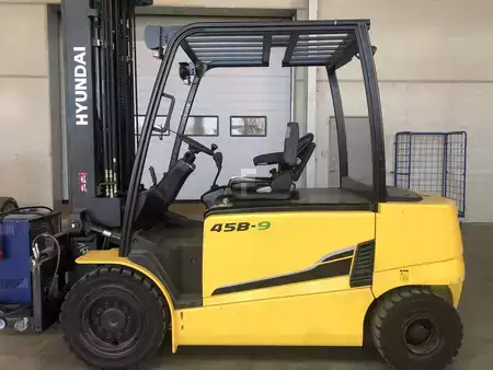 Elektro čtyřkolový VZV 2016  Hyundai 45B-9 (1)