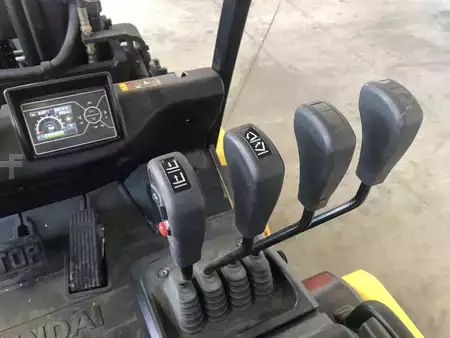 Elektro čtyřkolový VZV 2016  Hyundai 45B-9 (6)