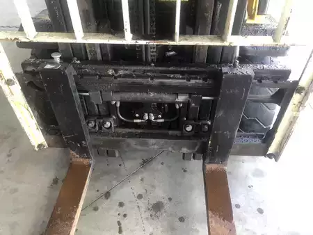 Dieselstapler 2015  Yale GDP25VX (12)