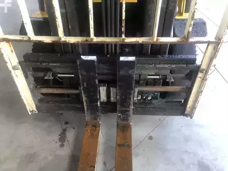 Dieselstapler 2015  Yale GDP25VX (12)