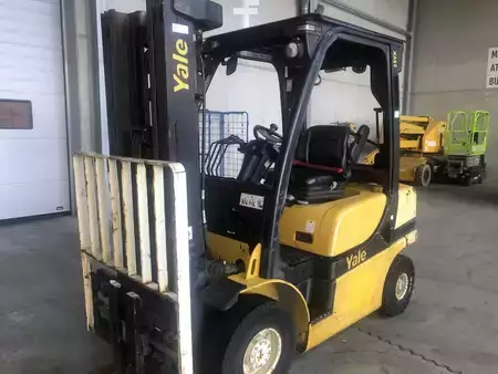 Dieselstapler 2015  Yale GDP25VX (2)