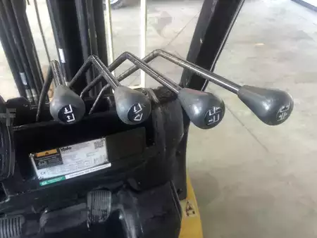Dieselstapler 2015  Yale GDP25VX (6)