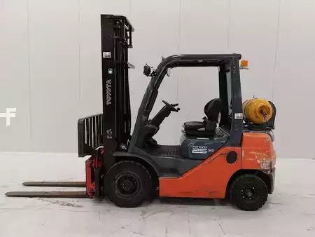 LPG heftrucks 2010  Toyota 02-8FGF25 (1)