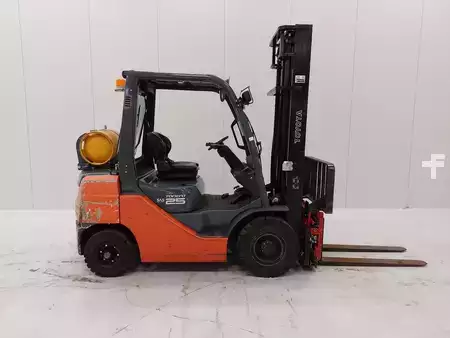 LPG heftrucks 2010  Toyota 02-8FGF25 (4)
