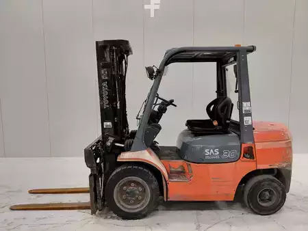 Diesel heftrucks 2006  Toyota 62-7FDF30 (1)