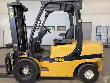 Chariots élévateurs diesel 2006  Yale GDP35VX (1)