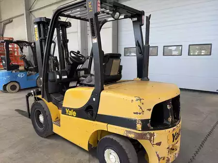 Chariots élévateurs diesel 2006  Yale GDP35VX (3)